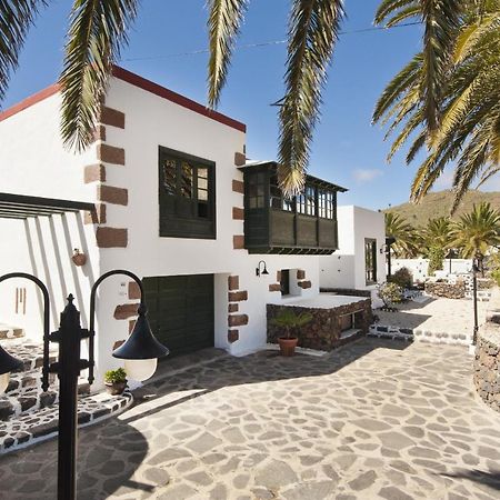 Villa Haria Lux By Escapehome 외부 사진